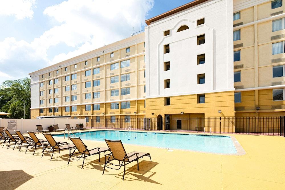 Holiday Inn Express Atlanta Airport - North, An Ihg Hotel College Park Exterior photo