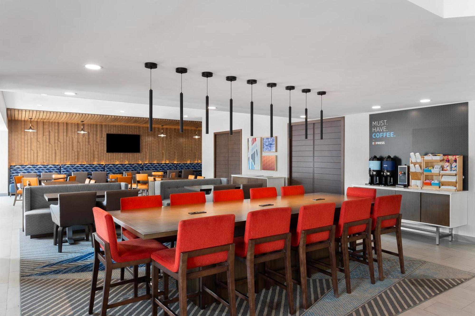 Holiday Inn Express Atlanta Airport - North, An Ihg Hotel College Park Exterior photo