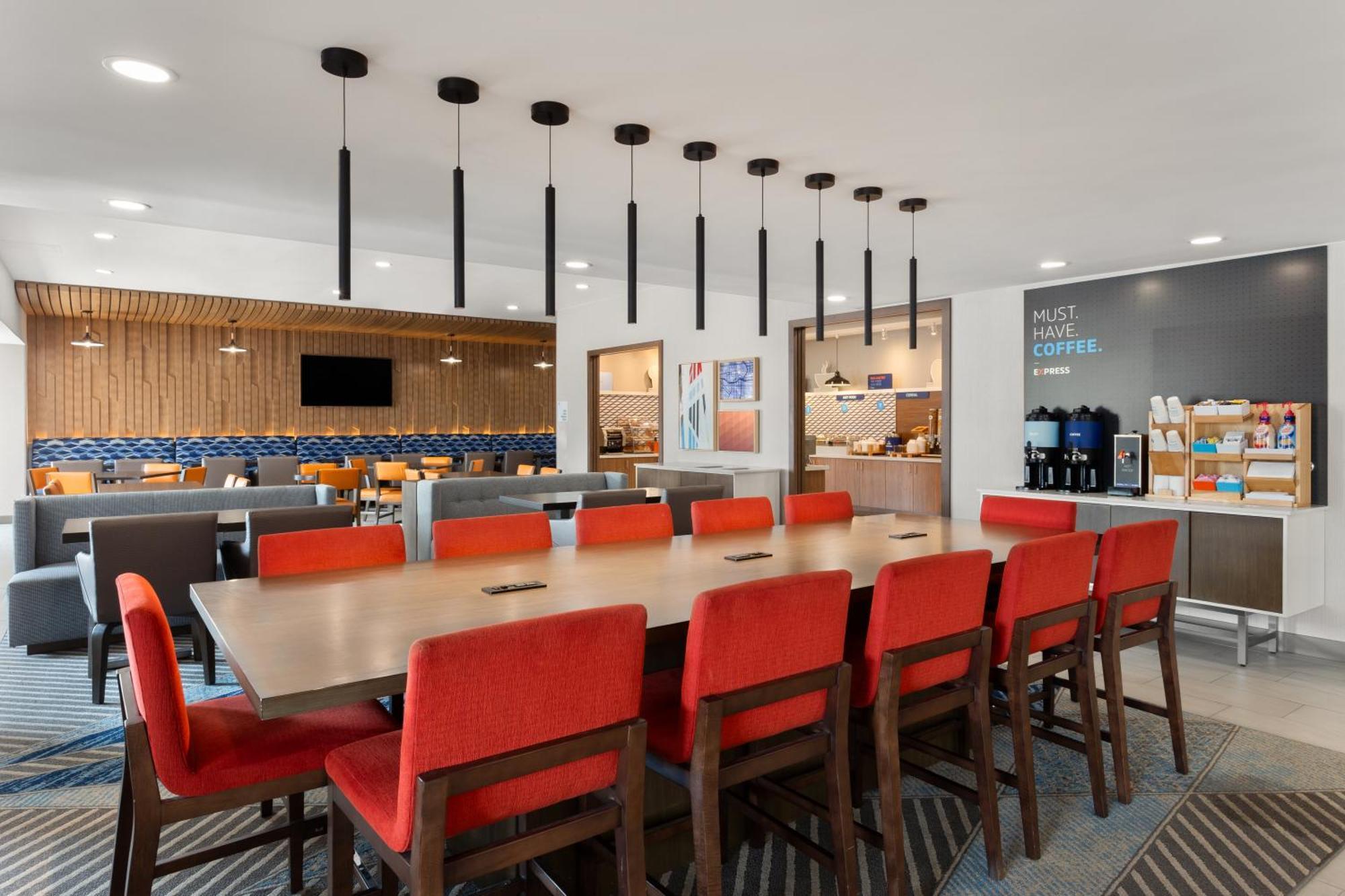 Holiday Inn Express Atlanta Airport - North, An Ihg Hotel College Park Exterior photo